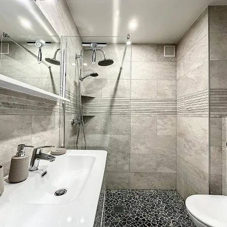 Studio De Jonathan - Refait A Neuf - Plage A 200M Juan-les-Pins Exterior photo